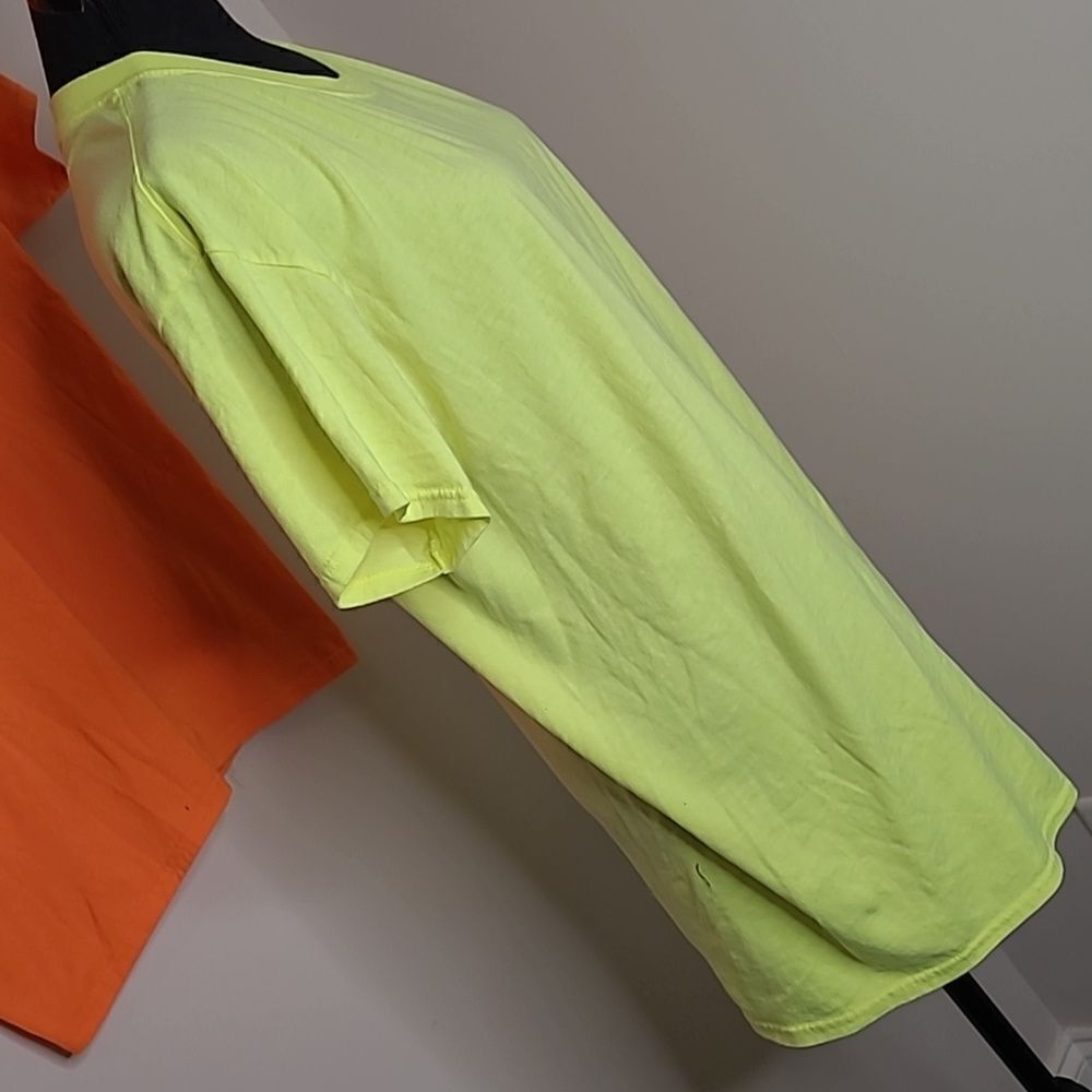 Fruit of the Loom platinum, bundle of 2 t-shirts, 1 orange, 1 yellow sz L/G - Picture 2 of 7